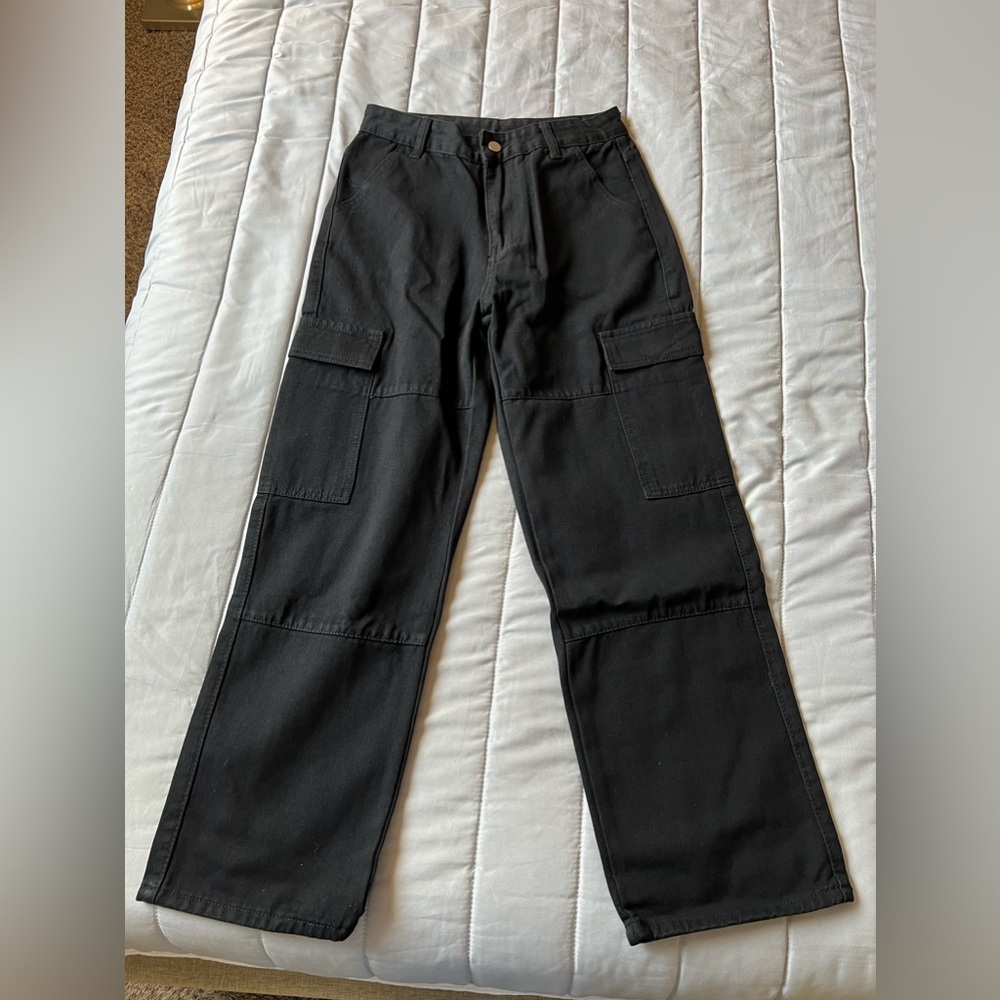 Women’s Black Cargo Pants Size Small